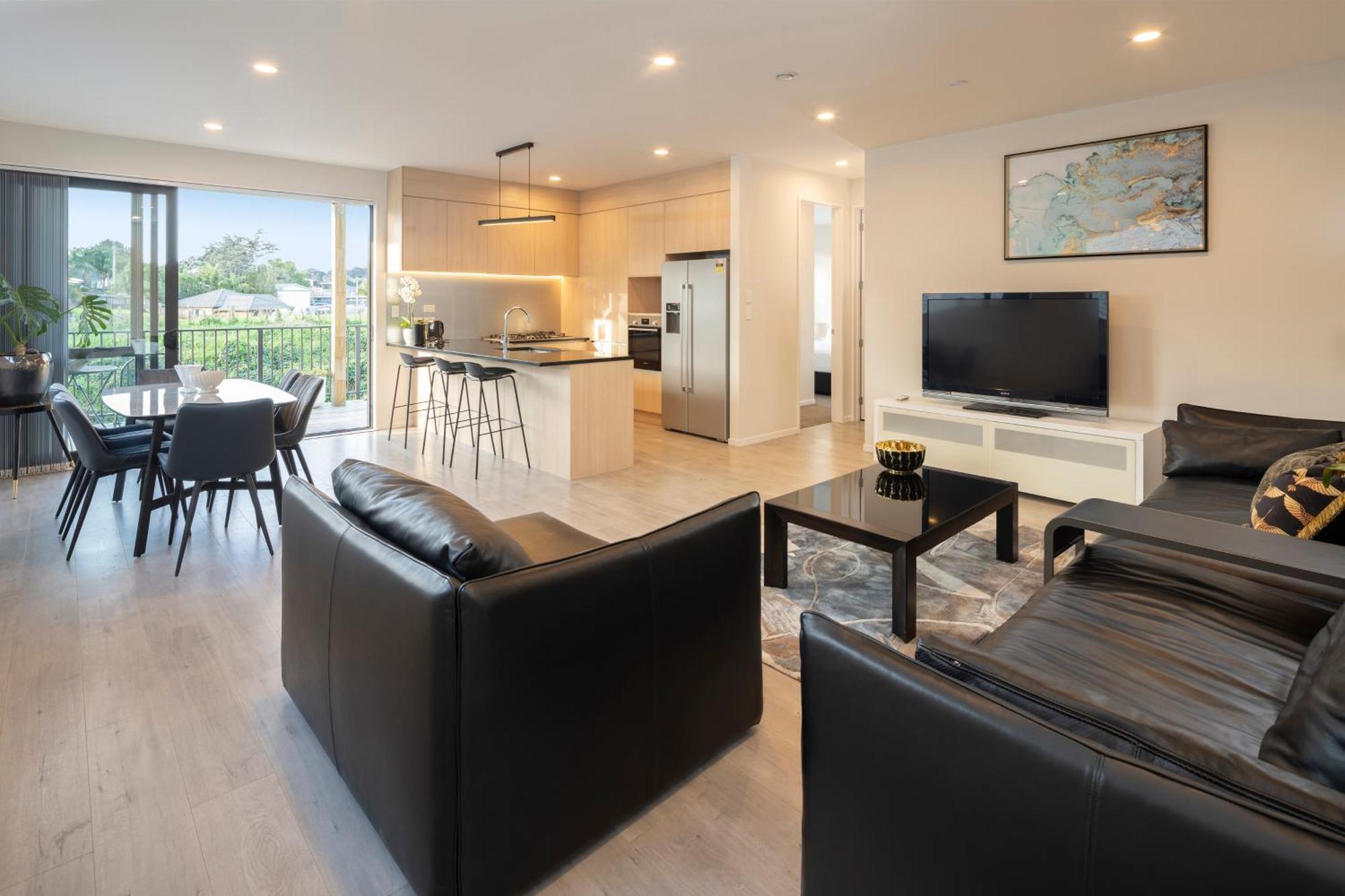 Modern Immaculate Residence In Mount Wellington オークランド エクステリア 写真