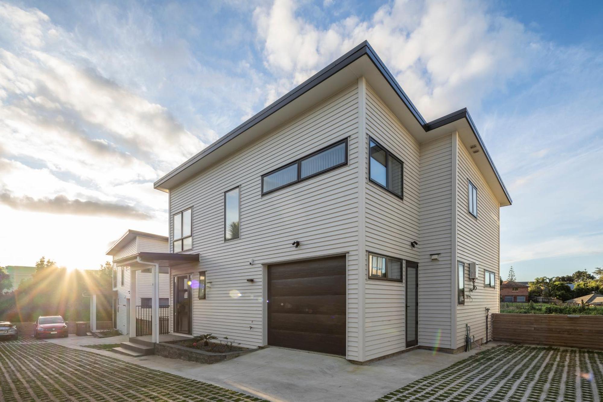 Modern Immaculate Residence In Mount Wellington オークランド エクステリア 写真