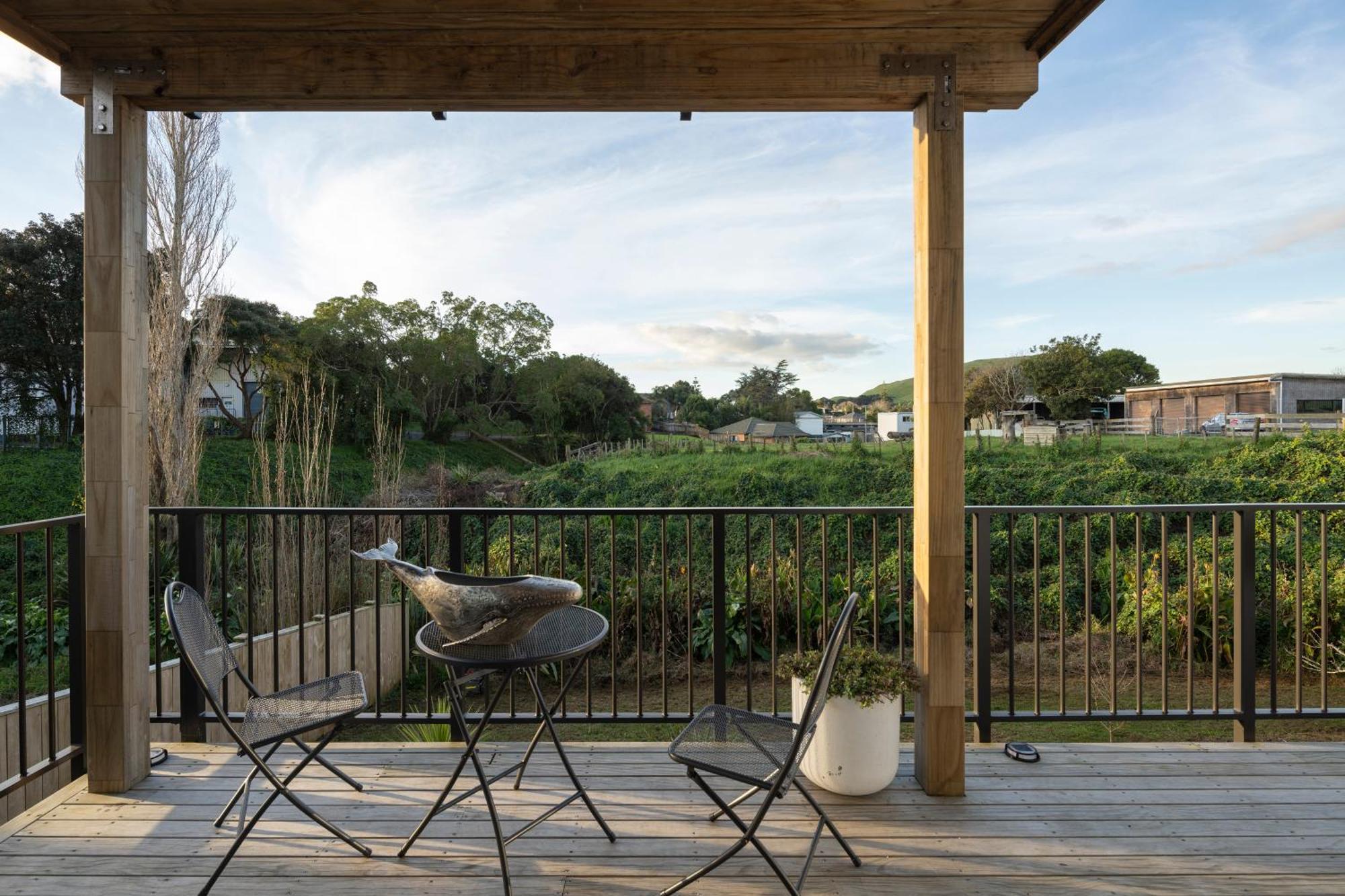Modern Immaculate Residence In Mount Wellington オークランド エクステリア 写真